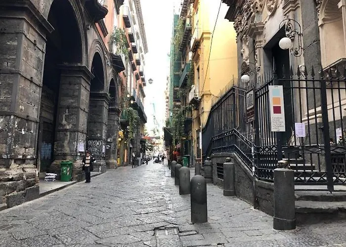 I Colori Del Golfo In Naples' Historic Center * Napoli