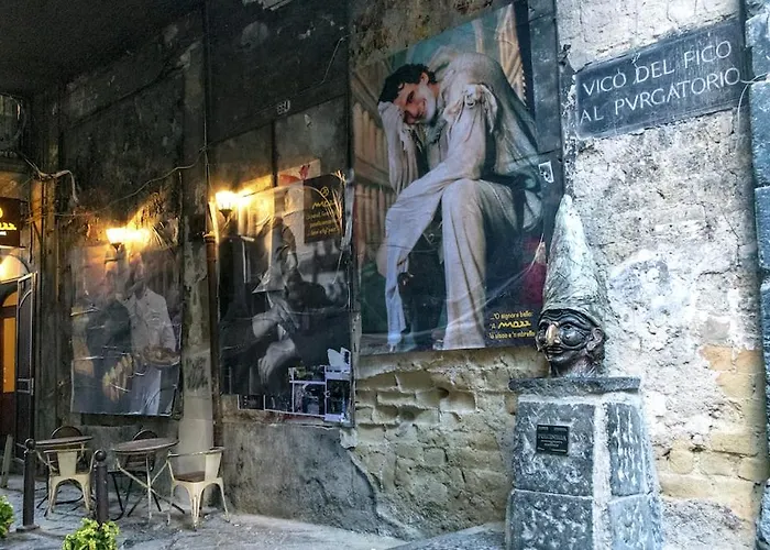 I Colori Del Golfo In Naples' Historic Center Napoli